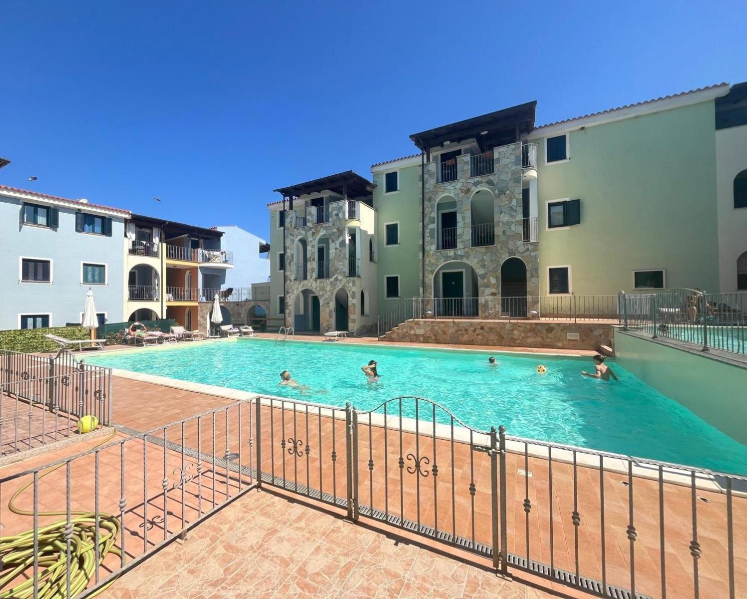 Appartamento Con Piscina 발레도리아 외부 사진